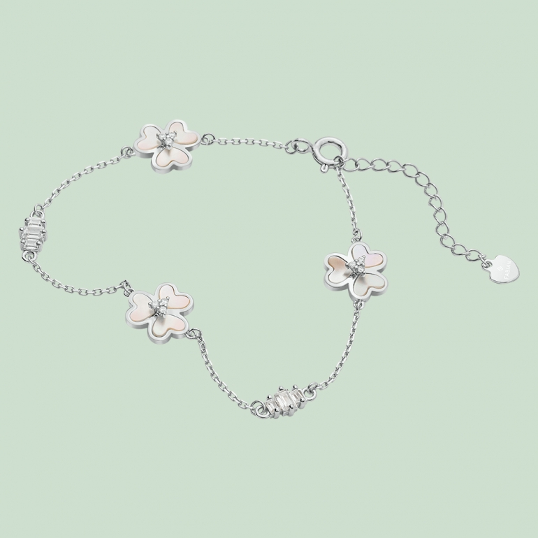 fabian 3 petal flower design silver bracelet flj oa17b5411s br s 01 Fabian 3 Petal Flower Design Silver Bracelet-FLJ-OA17B5411S-BR.S 01